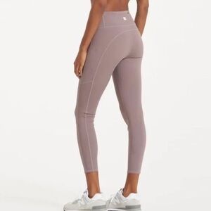 Vuori Stride Leggings 26" Size medium